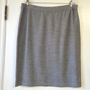 ST. JOHN COLLECTION By Marie Gray Black/White Knit Skirt Size 16